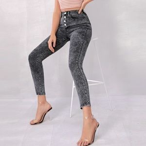 SHEIN black buttoned high rise jeans